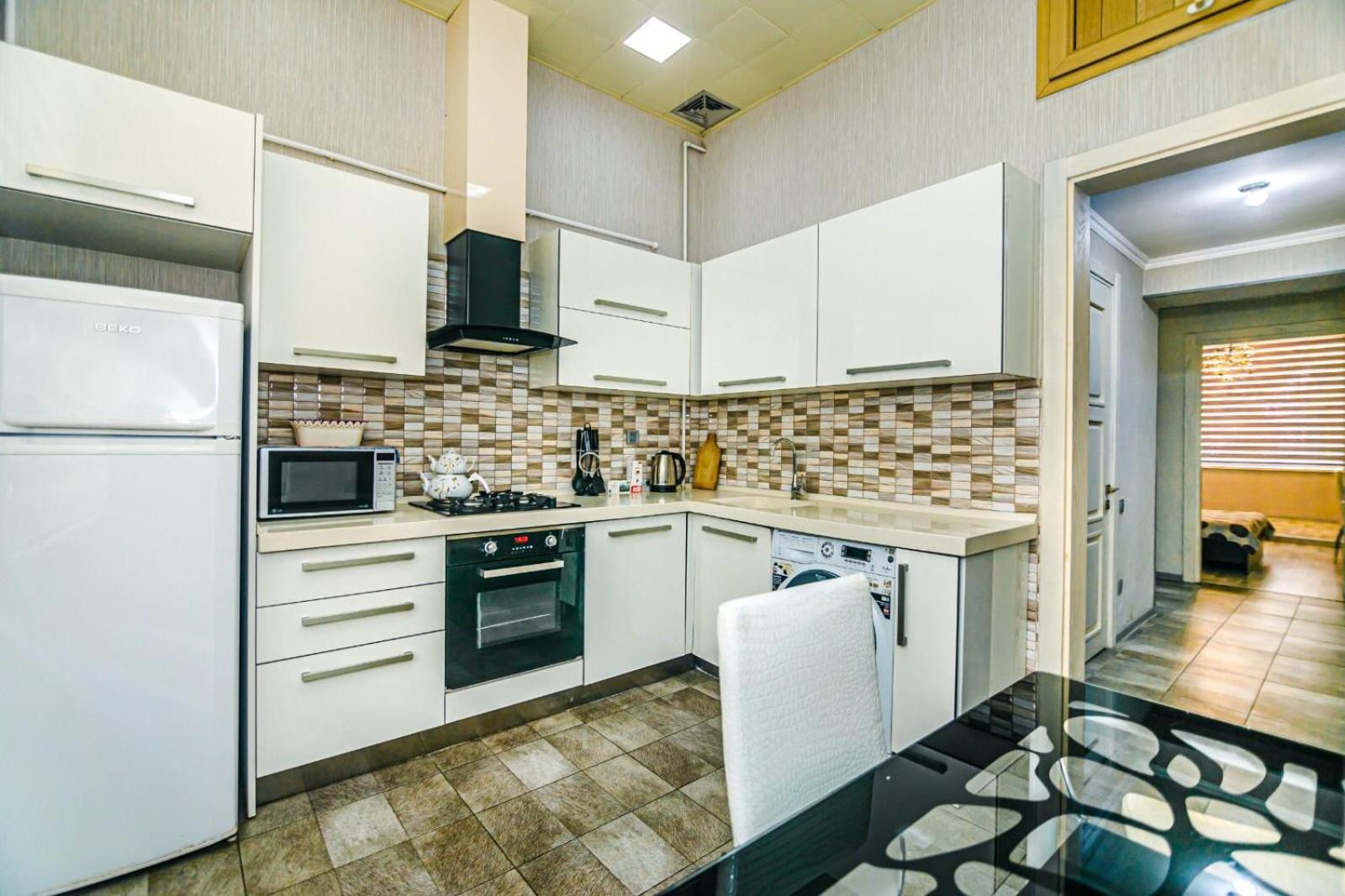 Azneft Square Deluxe Apartment Baku Exterior photo