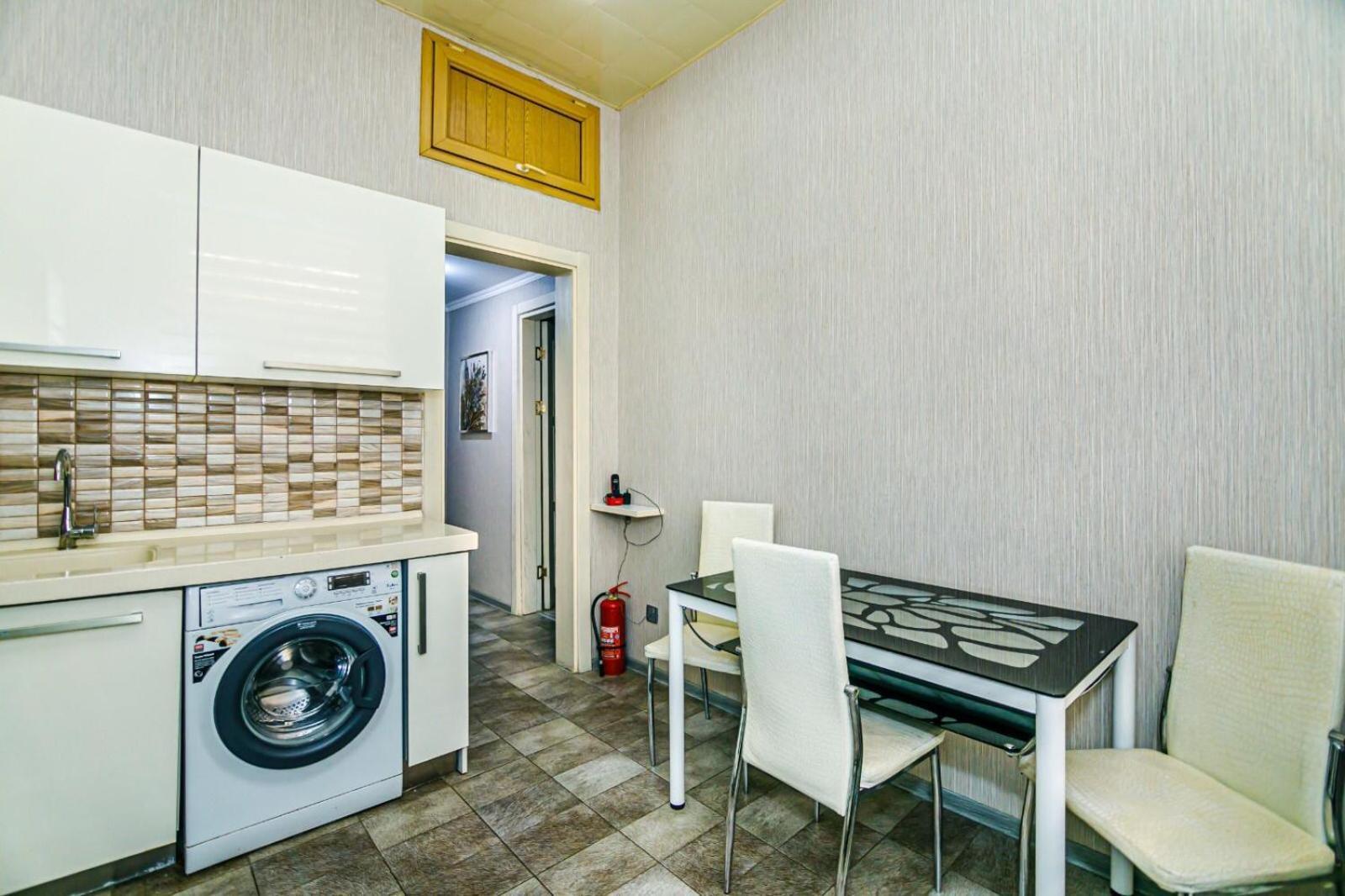 Azneft Square Deluxe Apartment Baku Exterior photo